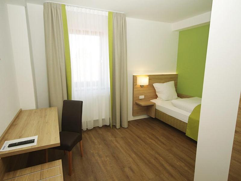 Landgasthaus Zur Linde Pleiskirchen Dış mekan fotoğraf