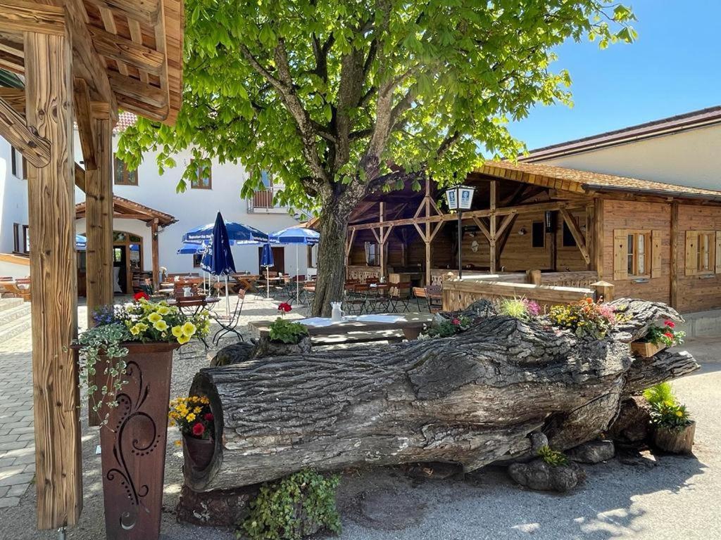 Landgasthaus Zur Linde Pleiskirchen Dış mekan fotoğraf