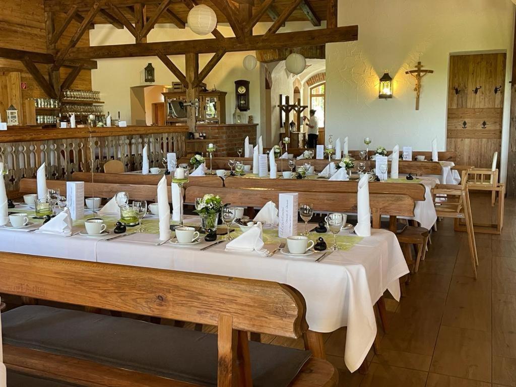 Landgasthaus Zur Linde Pleiskirchen Dış mekan fotoğraf