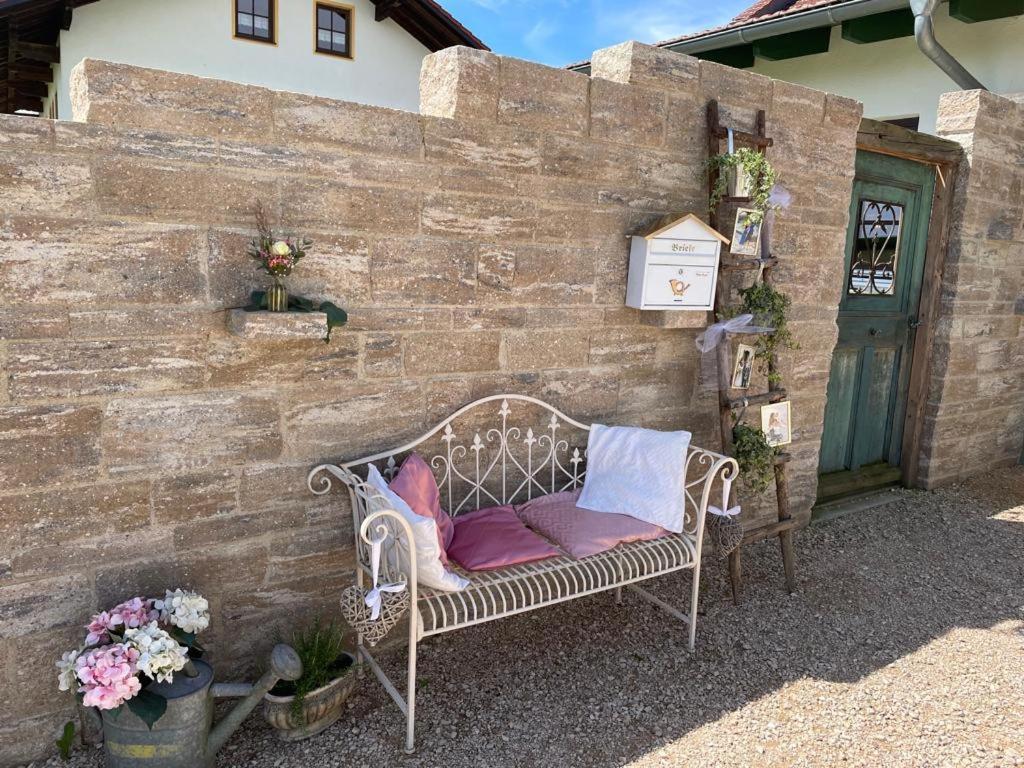 Landgasthaus Zur Linde Pleiskirchen Dış mekan fotoğraf