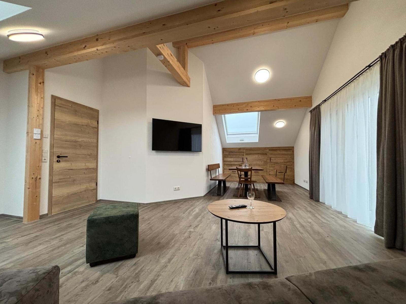 Landgasthaus Zur Linde Pleiskirchen Dış mekan fotoğraf