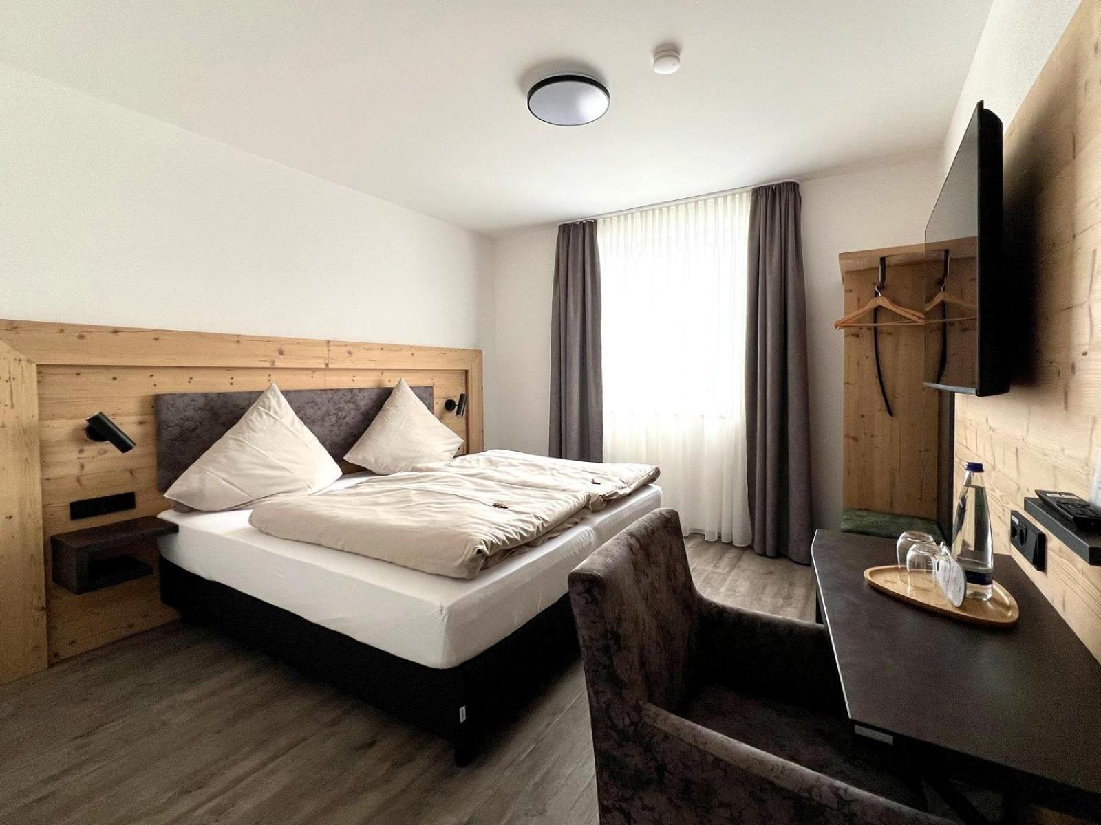 Landgasthaus Zur Linde Pleiskirchen Dış mekan fotoğraf
