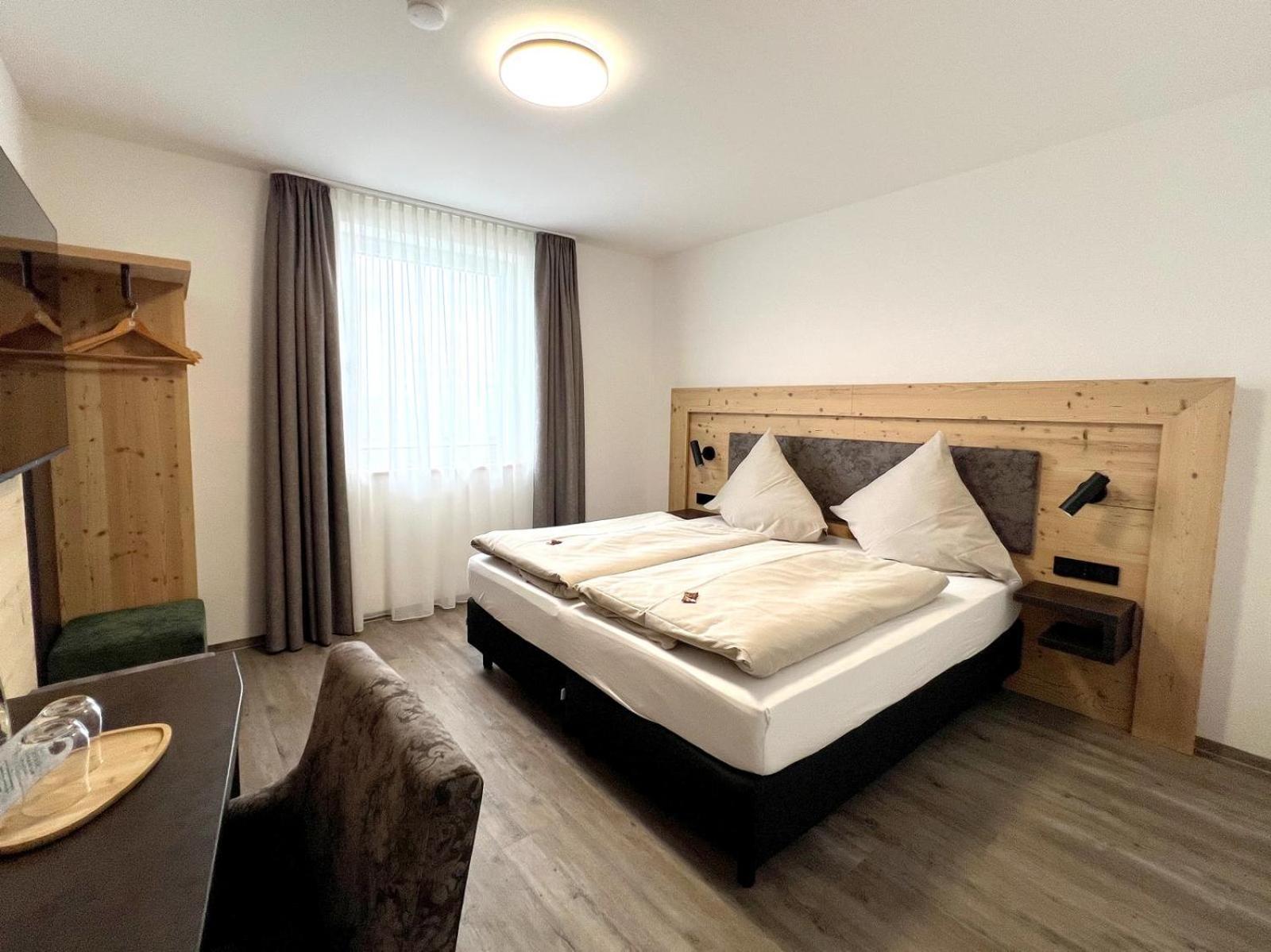 Landgasthaus Zur Linde Pleiskirchen Dış mekan fotoğraf